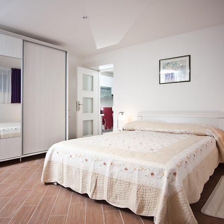 Apartment Lina Deluxe Split Rum bild